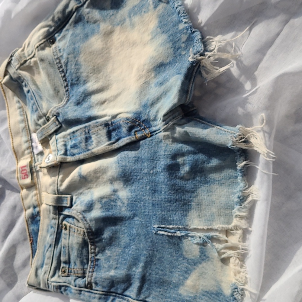 Levi's 501 Jean Shorts. Size. 29
